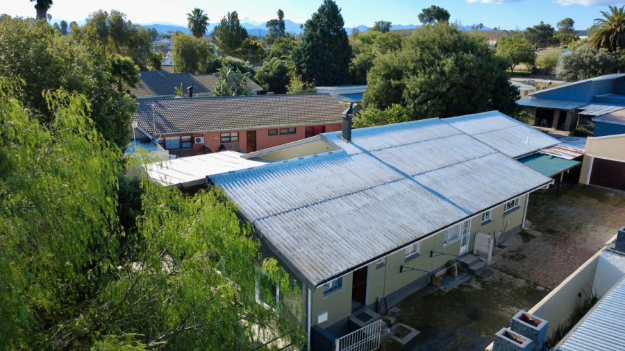 7 Bedroom Property for Sale in Oudtshoorn South Western Cape
